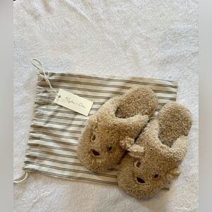 Rylee and cru bear slippers NWT